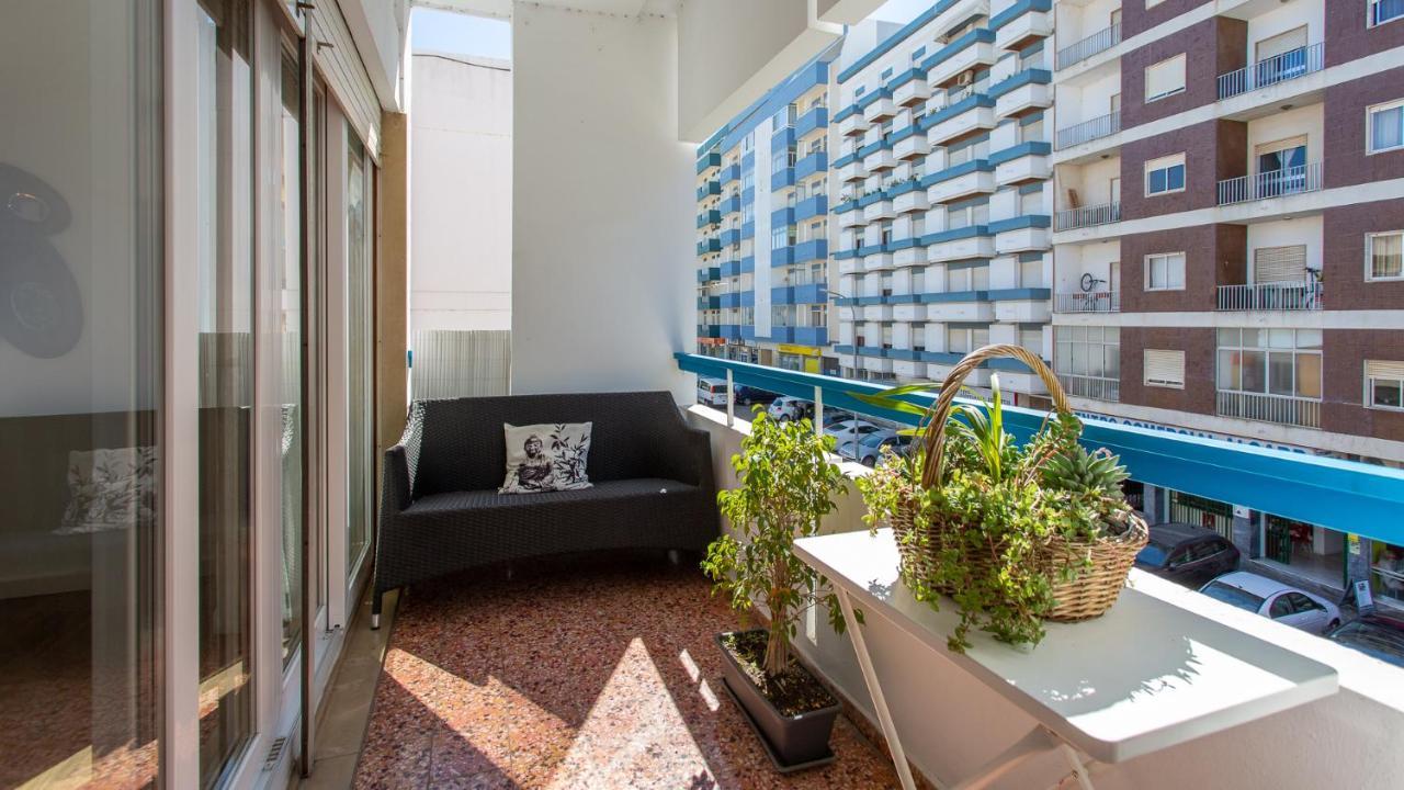 Faro Getaway W/ Big Balcony By Lovelystay Exterior foto