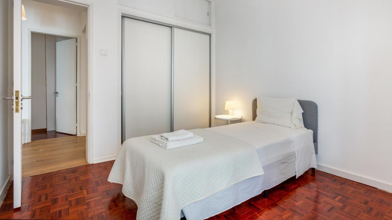 Faro Getaway W/ Big Balcony By Lovelystay Exterior foto